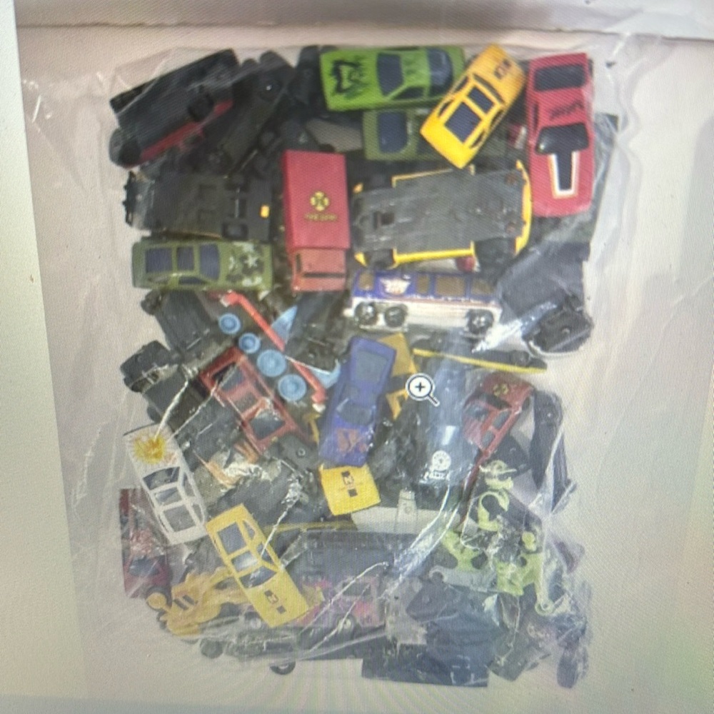 Mix lot of forecast vehicles